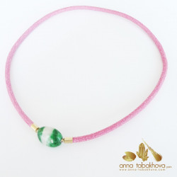 4 mm FUSHIA Stingray InterChangeable Necklace with a jade pebble clasp (sold separatly)