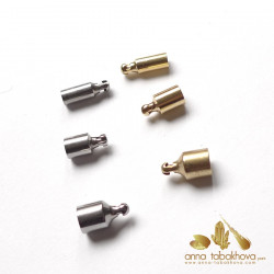 Pair of tubekeys to adapt a cord or chain